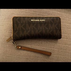 Michael Kors Jet Set Travel